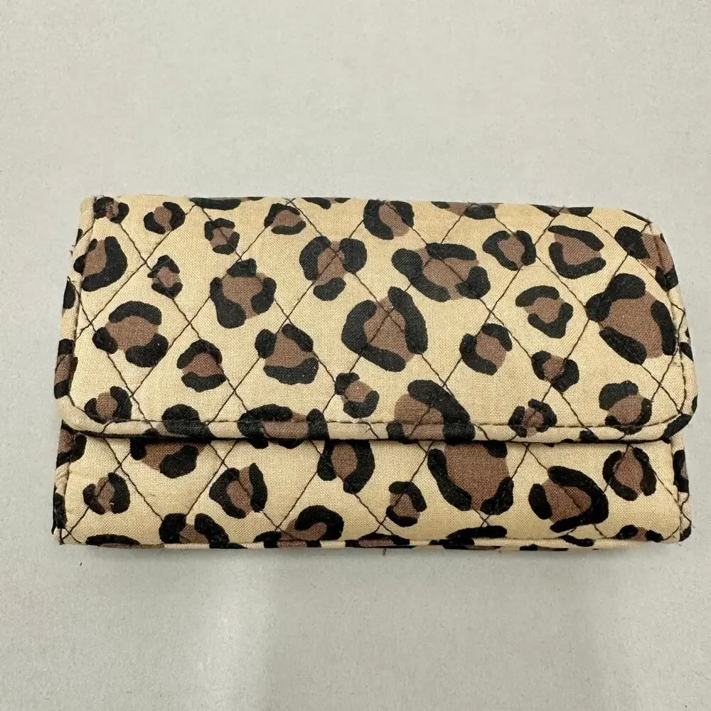 Vera Bradley leopard print quilted cotton RFID‎ trifold wallet snap closure - Picture 11 of 11
